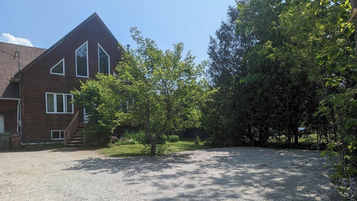Wakefield House | Beautiful home across from ski/bike hills