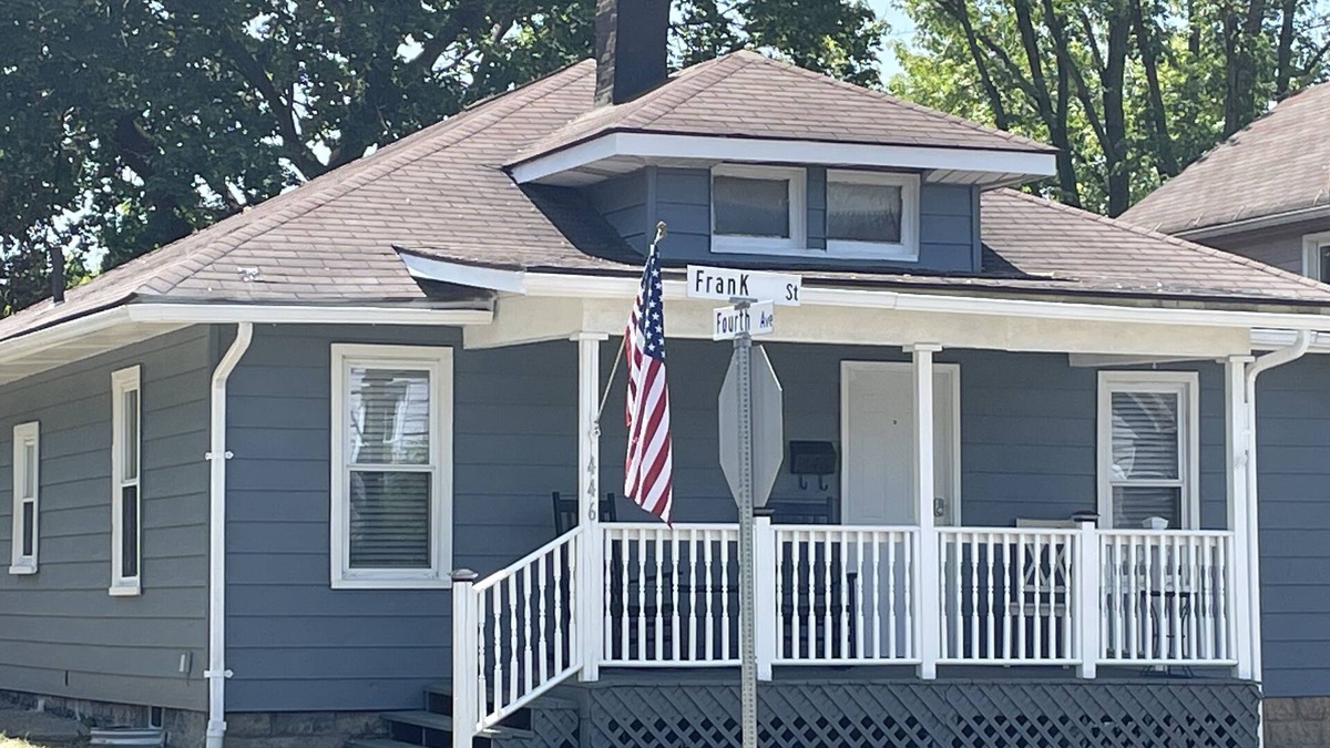 Sharon House | Beautiful Home at 446 Frank & Fourth