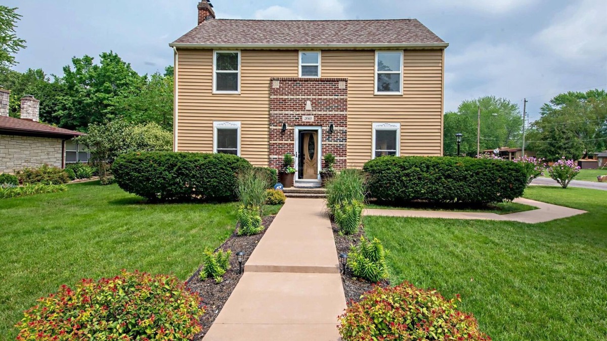 Fair Plain House | Beautiful 'Home Away From Home' mins to Lake Michigan Beaches & Golf!