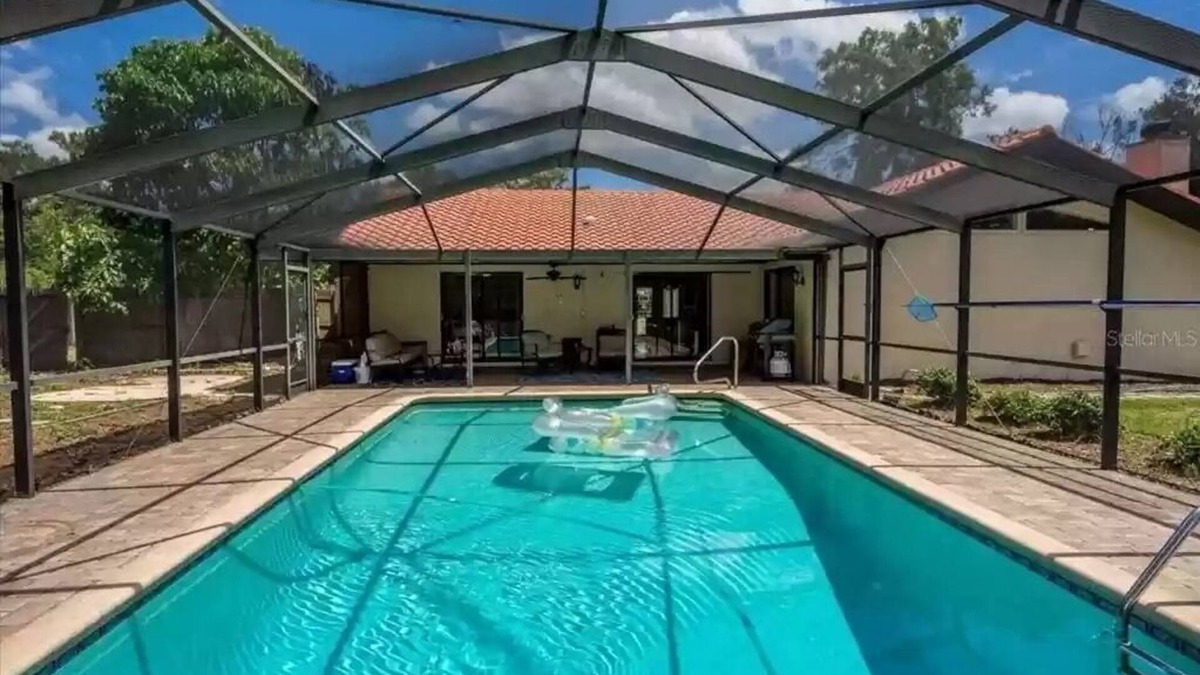 Wesley Chapel House | Beautiful Home Away from Home for your Vacation with Private Pool and Hot Tub