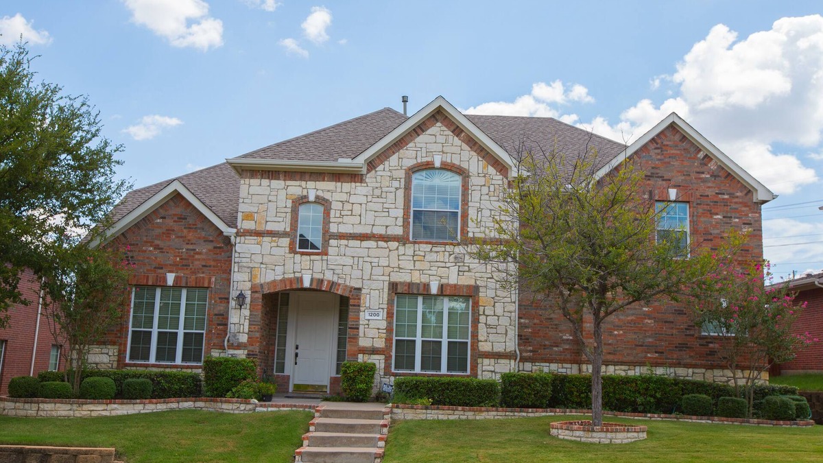 Valley Ranch House | Beautiful Home Away From Home In Dallas Texas, minutes away from airports.n