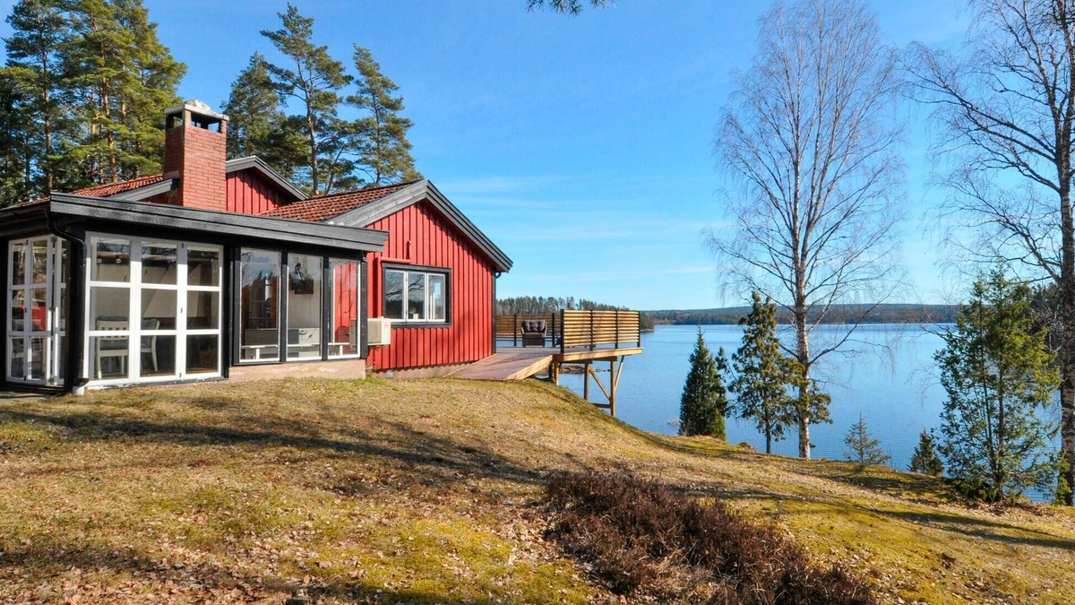 Arjang House | Beautiful home in årjäng with lake view