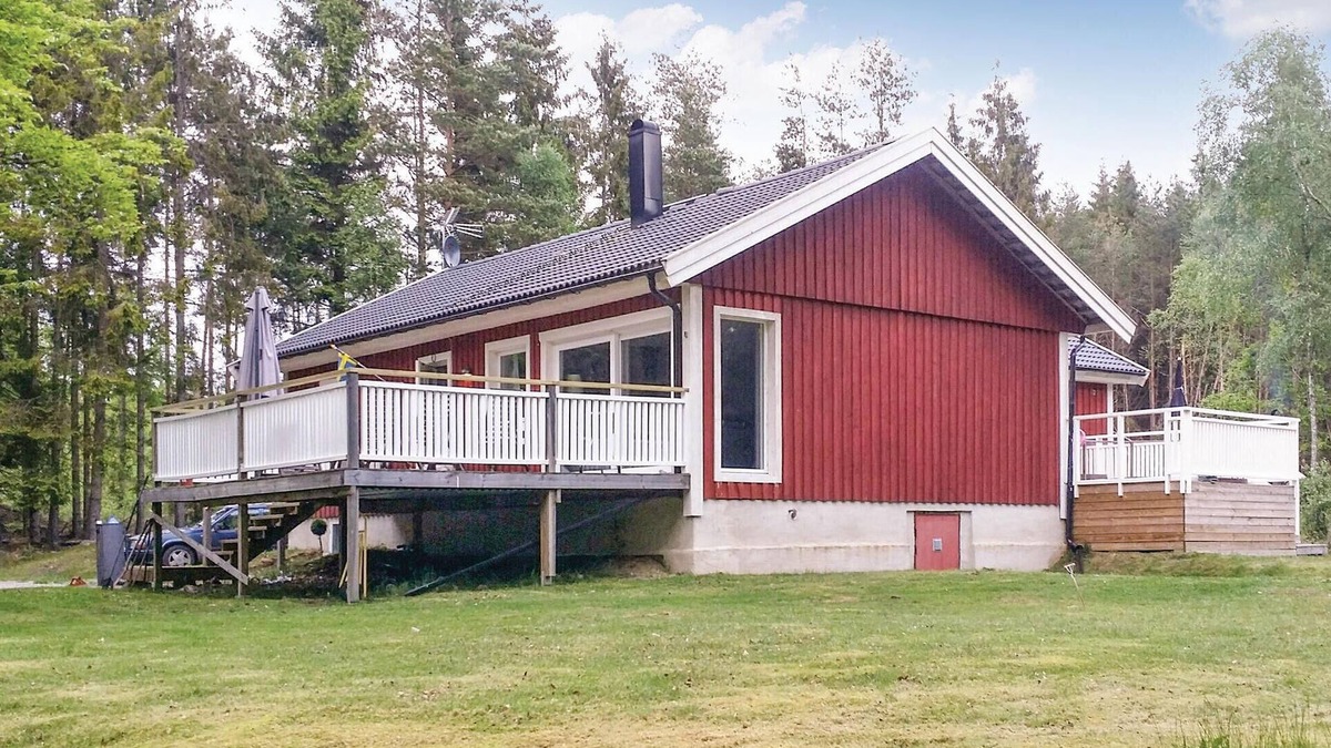 Annerstad House | Beautiful home in Annerstad with sauna