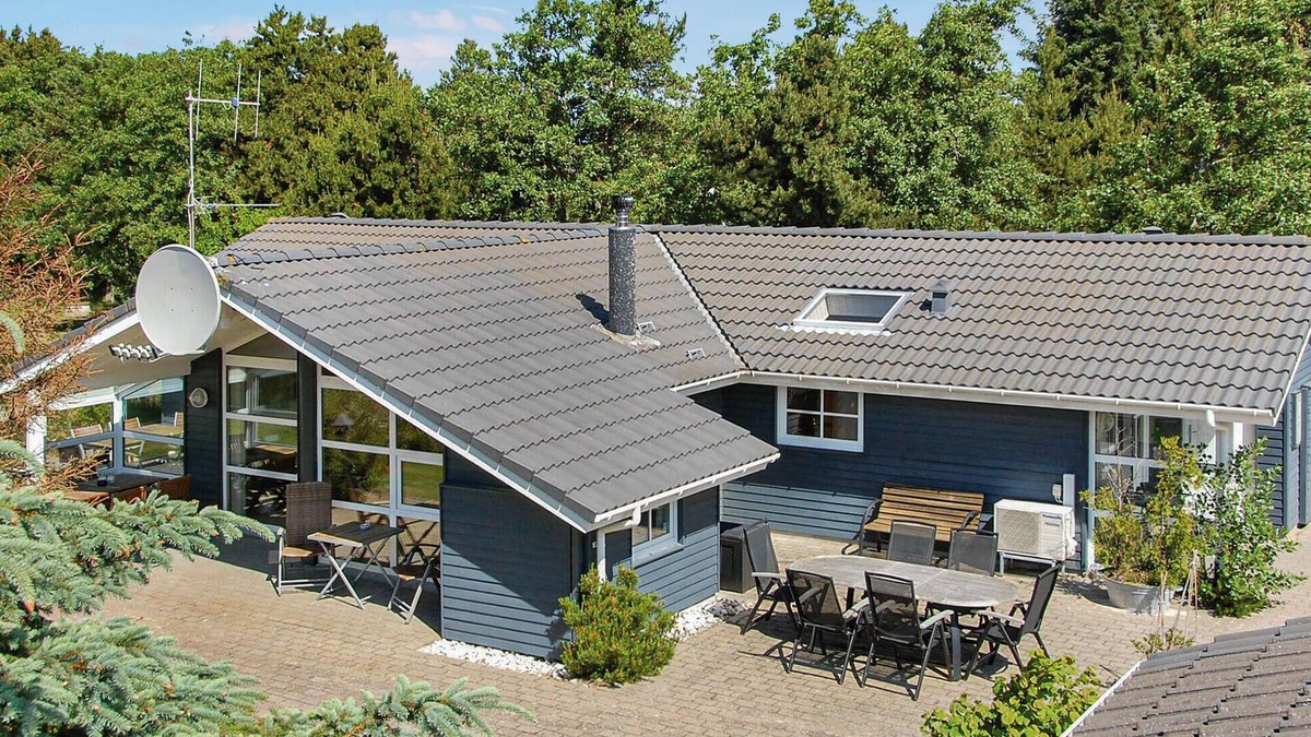 Blavand House | Beautiful home in Blåvand with sauna