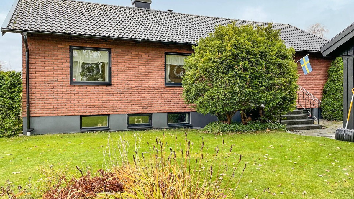 Dalsjofors House | Beautiful home in Dalsjöfors with sauna