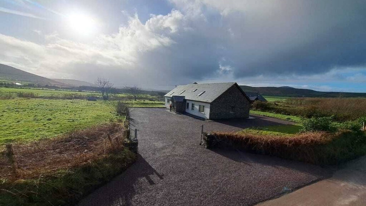Ballydavid House | Beautiful Home in Dingle