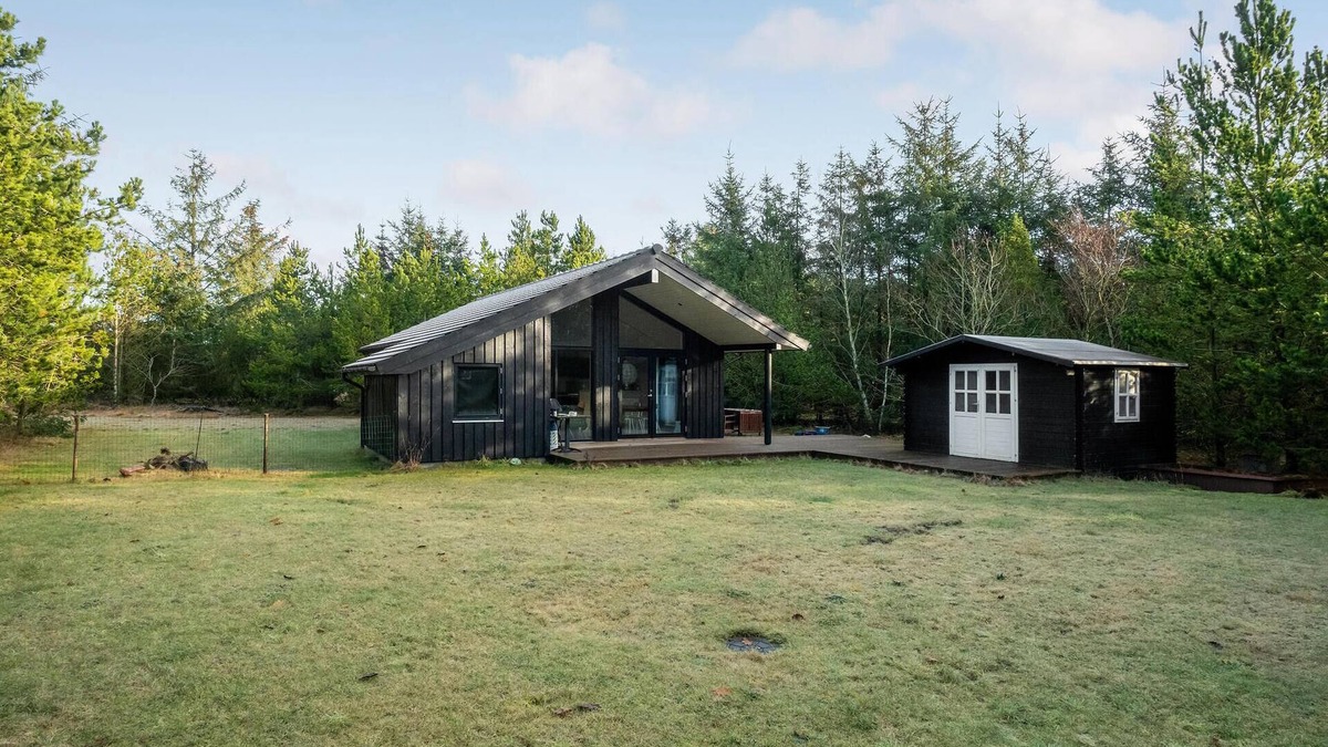 Fur House | Beautiful home in Fur with WiFi
