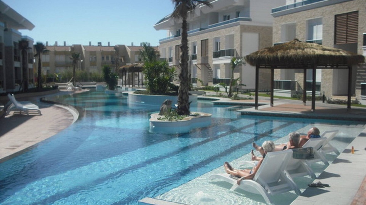 Kemer Mahallesi Apartment | Beautiful Home In Gated Side Hillside community