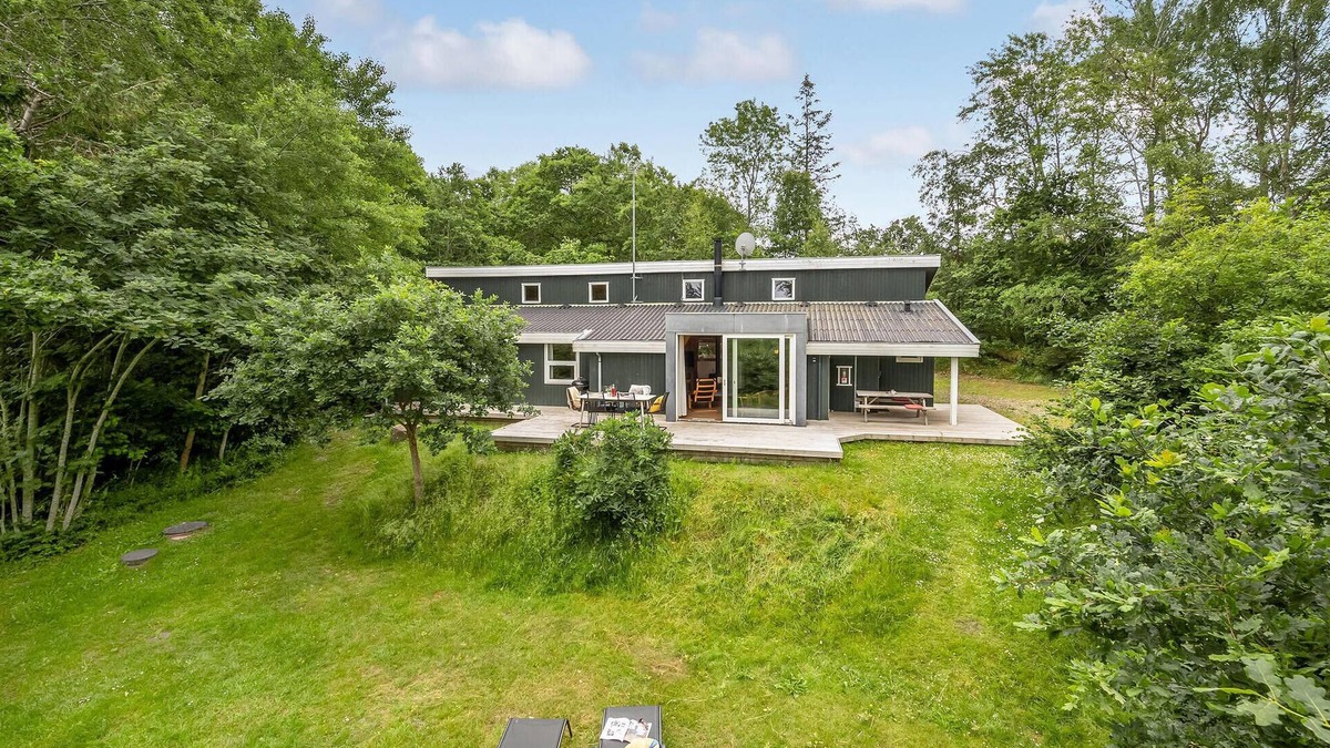 Fjellerup Strand House | Beautiful home in Glesborg with sauna