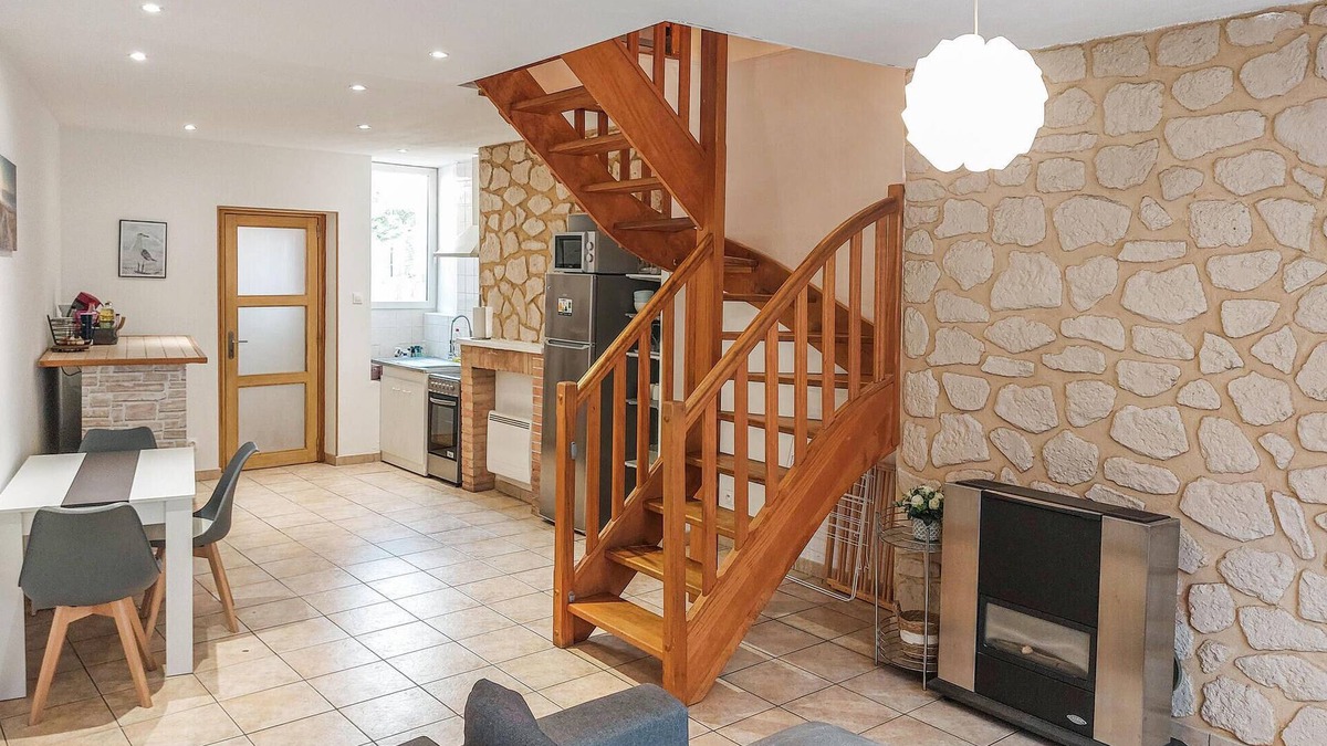 Gravelines House | Beautiful home in Gravelines with WiFi