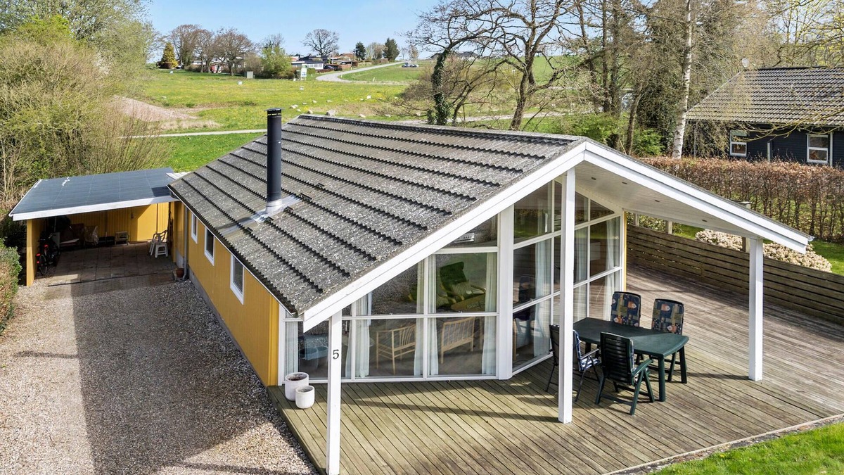 Hejsager Strand House | Beautiful home in Haderslev with WiFi