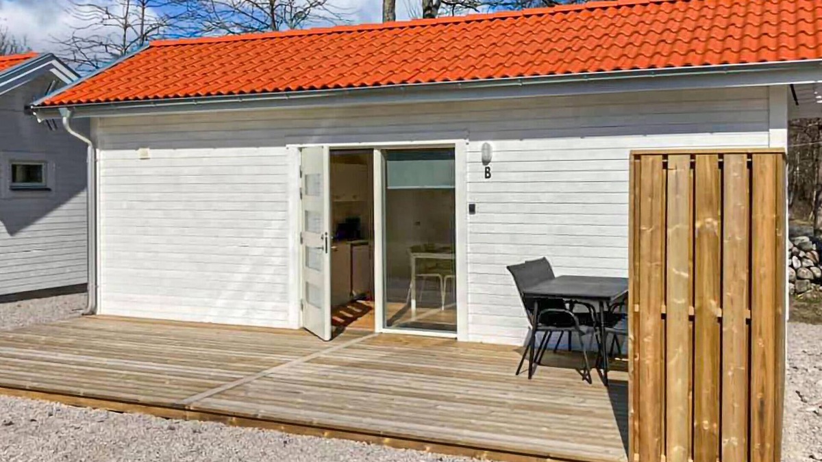 Hasslo House | Beautiful home in Hasslö with WiFi