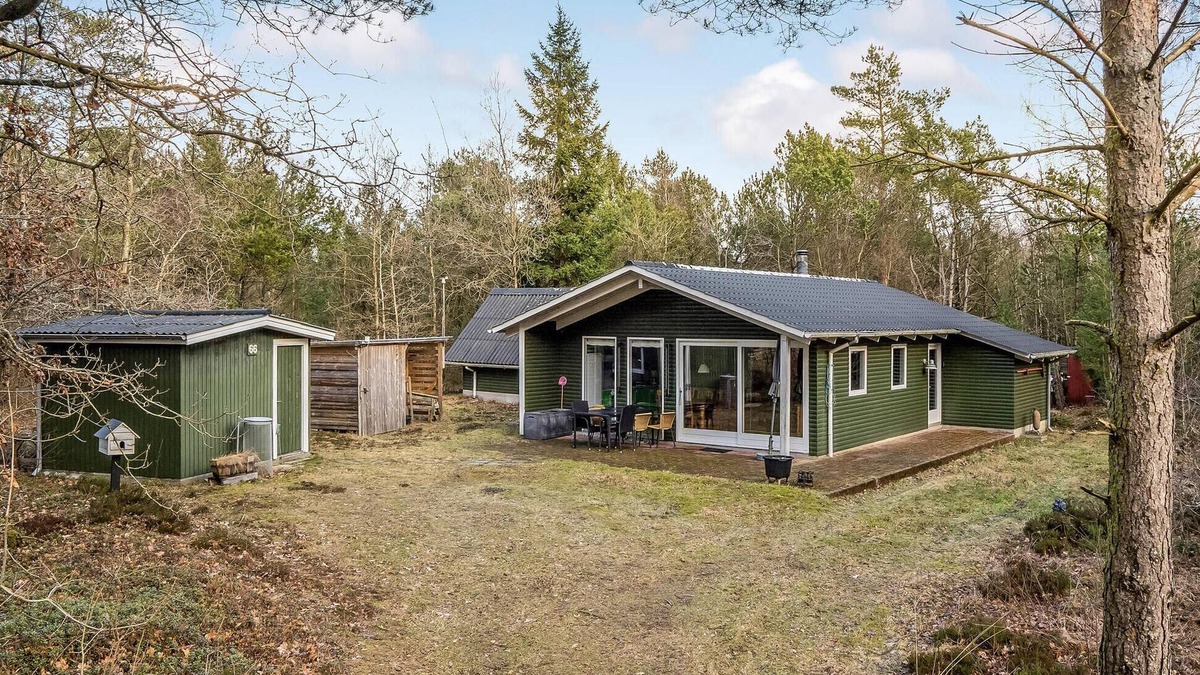 Skovgaarde House | Beautiful home in Herning with WiFi