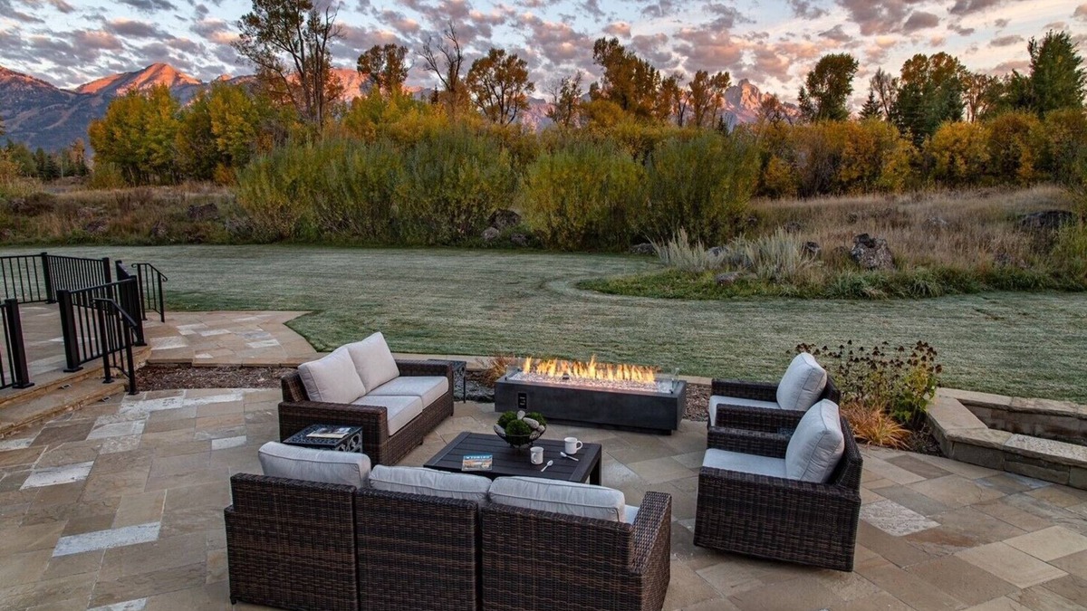 Jackson Hole House | Beautiful home in Jackson. Gorgeous Teton Views, Hot Tub and 72" Long Fire Table