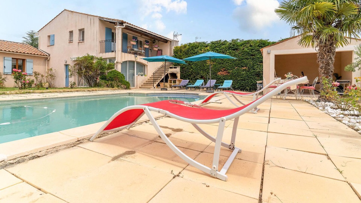 Lauris House | Beautiful home in Lauris with WiFi