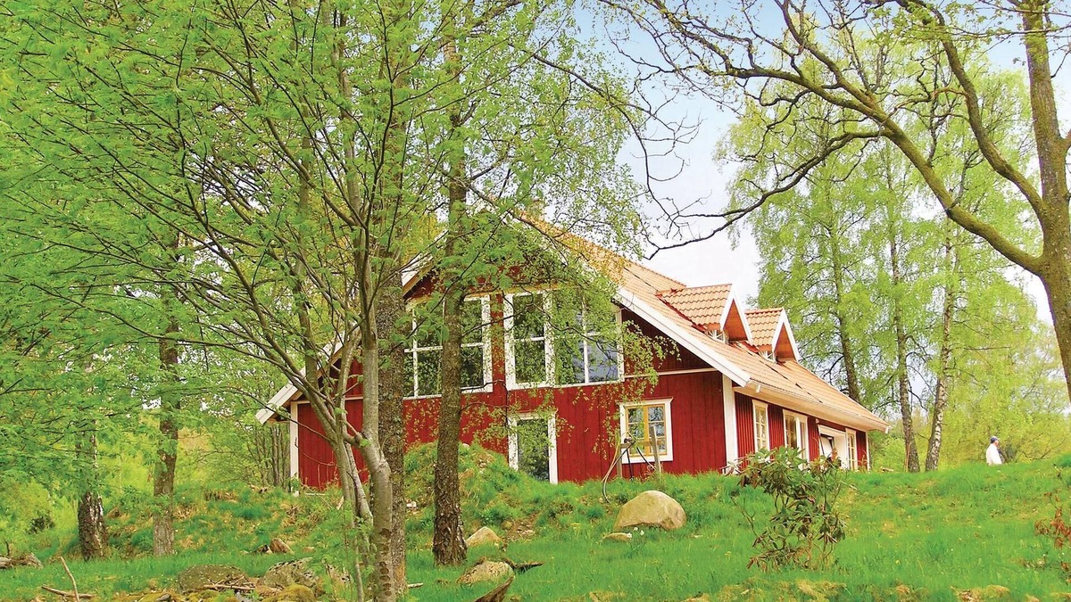 Lockna House | Beautiful home in Lidhult with kitchen