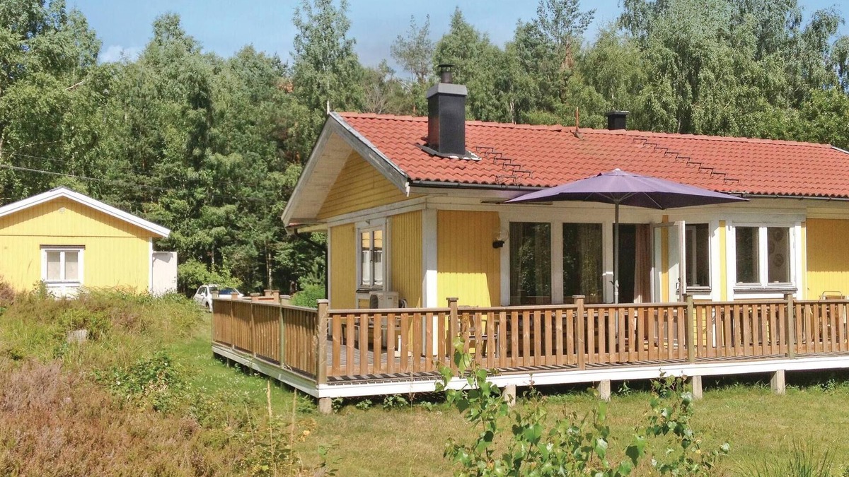 Laggarsvik House | Beautiful home in Ljusterö with kitchen