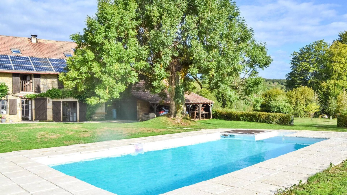 Loisia House | Beautiful home in Loisia with WiFi