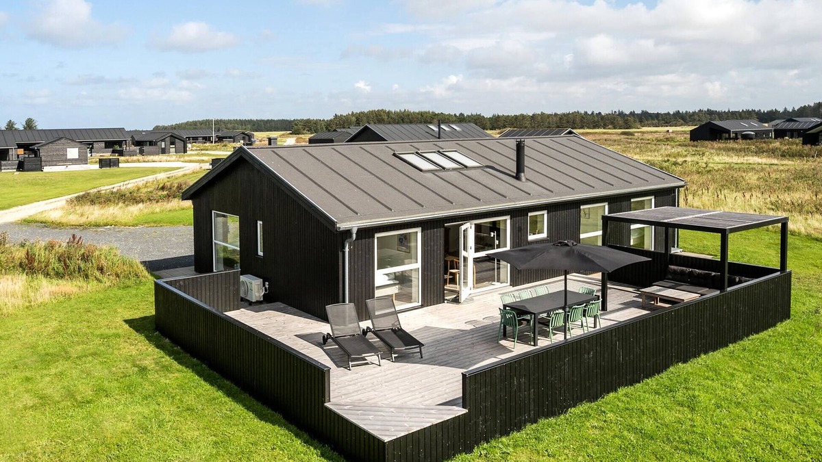 Grønhøj House | Beautiful home in Løkken with WiFi