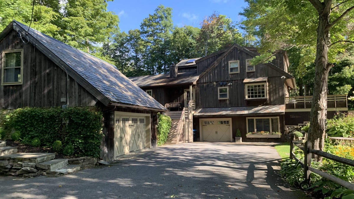 Manchester House | Beautiful home in Manchester Village with in-law suite