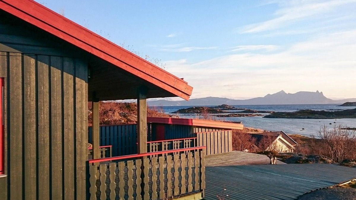 Offersøy House | Beautiful home in Offersøy with sauna