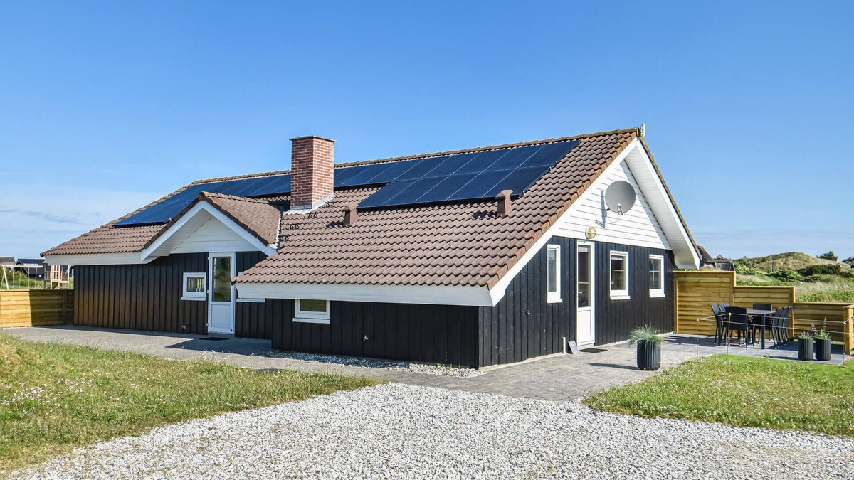 Sondervig House | Beautiful home in Ringkøbing with sauna