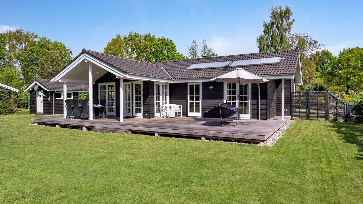 Langeland Municipality House | Beautiful home in Rudkøbing with WiFi