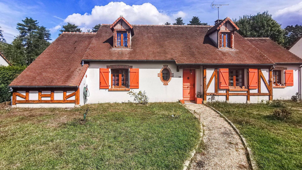 Nouan-le-Fuzelier House | Beautiful home in Salbris