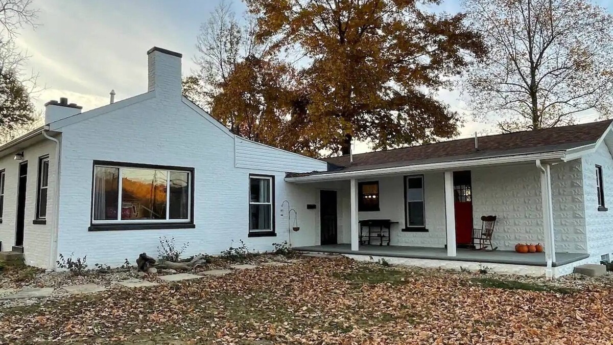 Brookville House | Beautiful Home in Town With Boat Parking