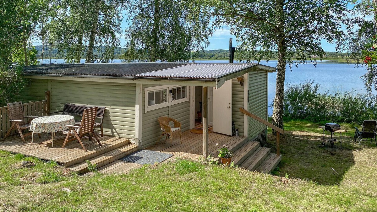 Tranas House | Beautiful home in Tranås with lake view