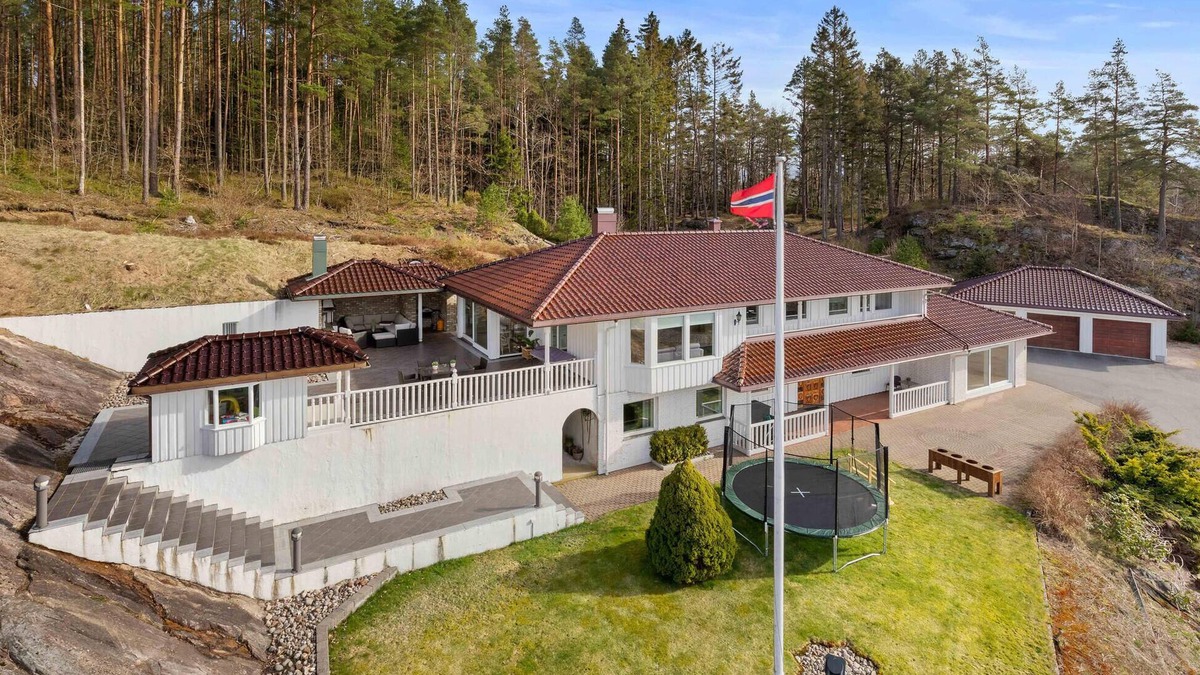 Tveit House | Beautiful home in Tveit