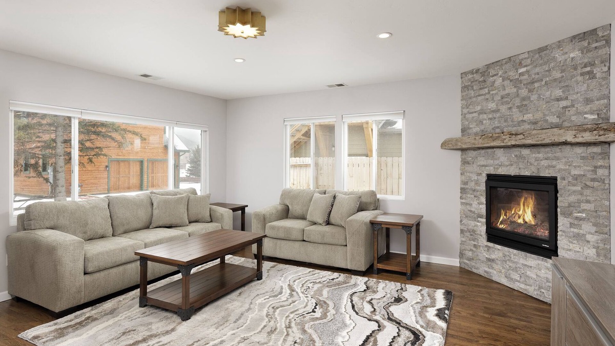 Carbondale House | Beautiful Home in Willits!