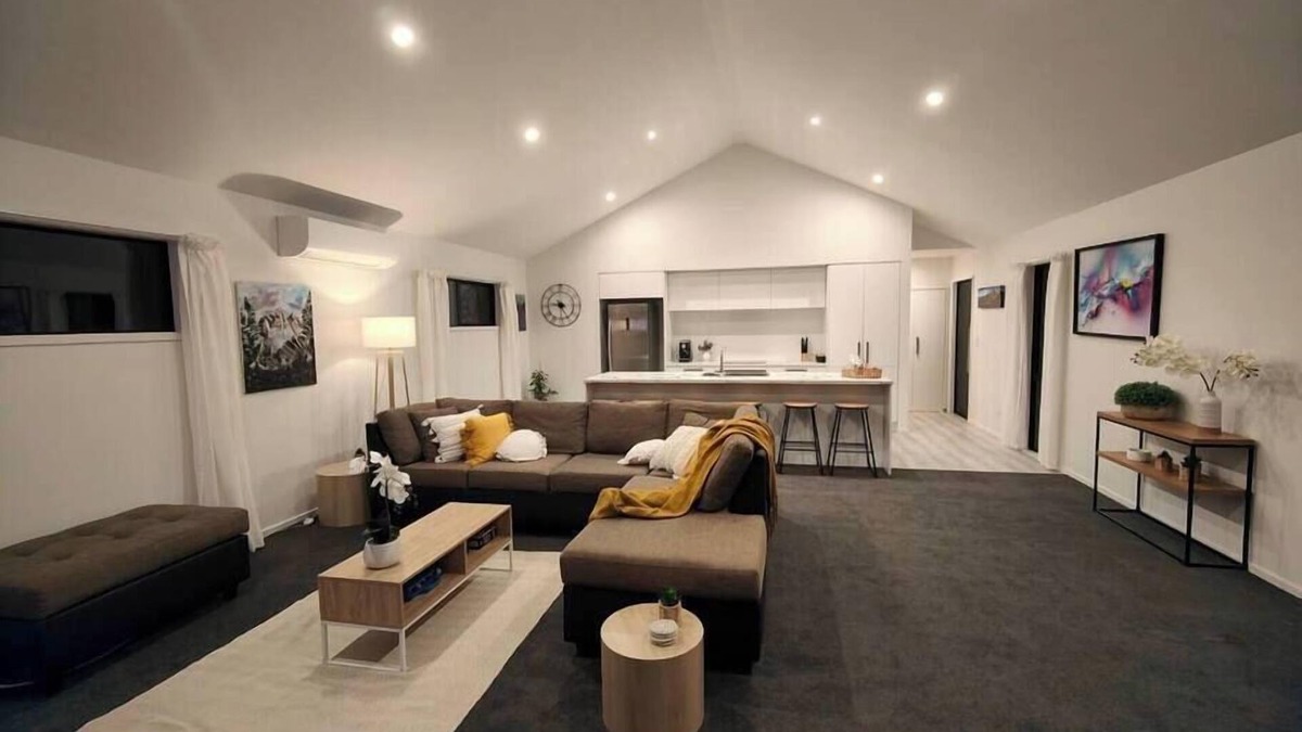Woolston House | Beautiful home near everything!