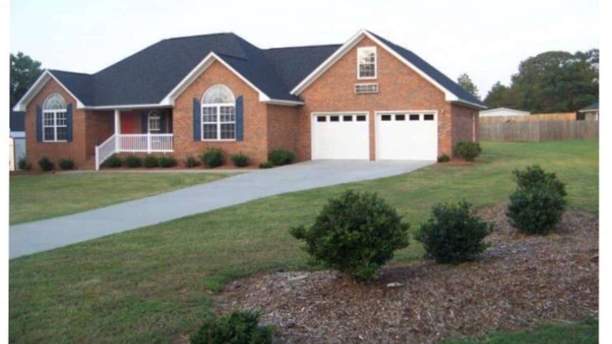 Oakland House | Beautiful Home Near Shaw AFB