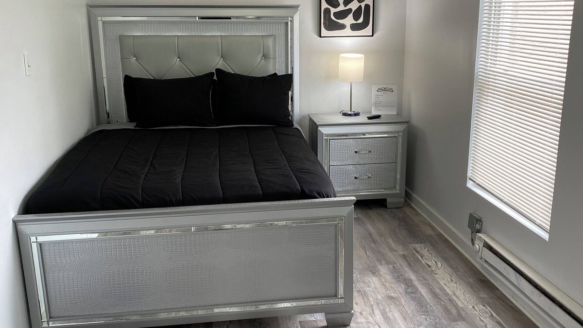 Burnside House | Beautiful home near WhiteSox Stadium and Downtown Chicago.