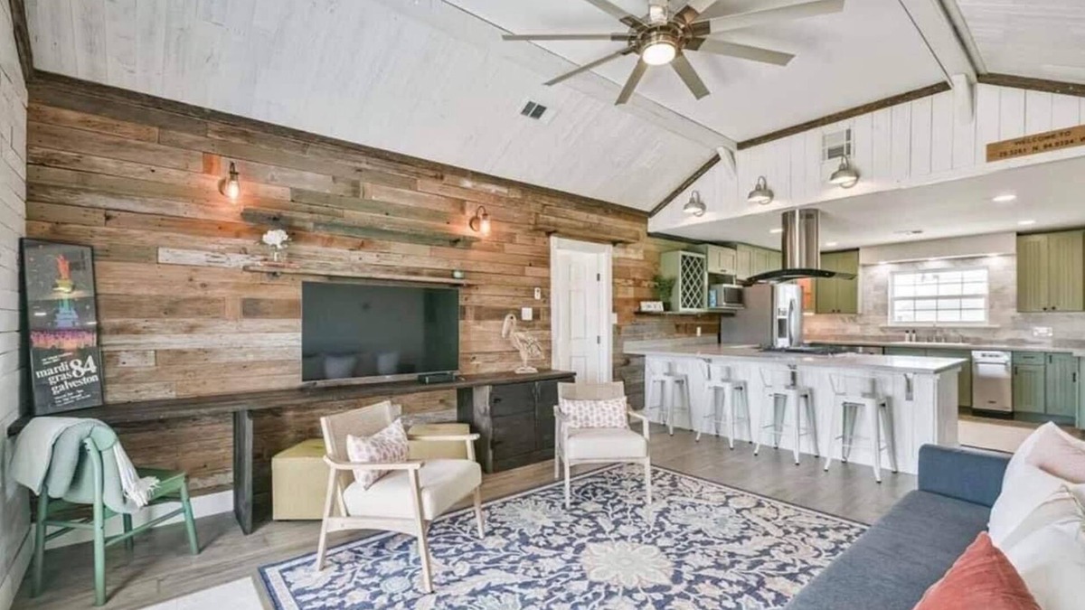 Bayou Vista House | Beautiful Home on Ocean Canals near Galveston