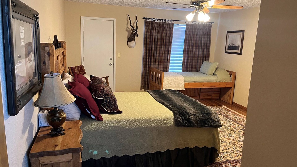 Lelia Lake House | Beautiful Home on Ranch Land