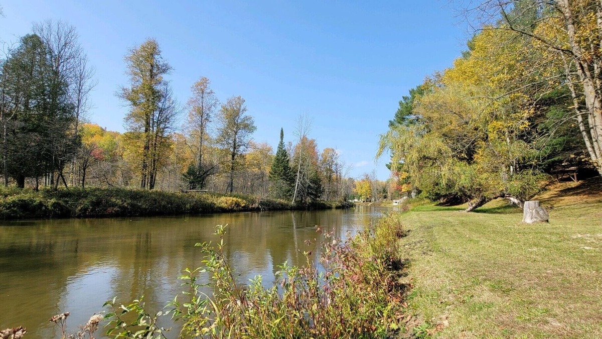Skidway Lake House | Beautiful home on Rifle River! Enjoy kayaking, outdoor fire, wildlife viewing