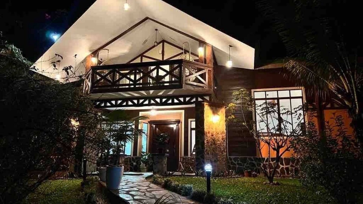 Palma House | Beautiful Home set in Paradise with Jacuzzi & Pool
