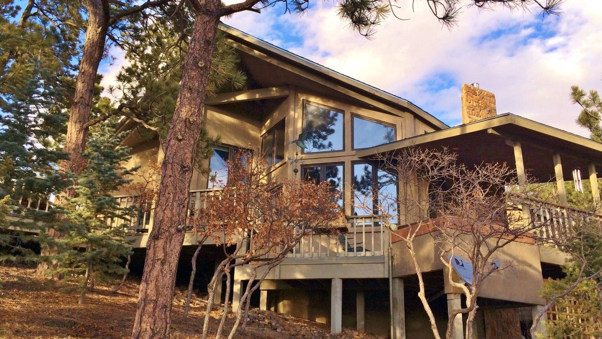 Monument House | Beautiful Home Surrounded by Tall Pines and Awesome Mountain Views