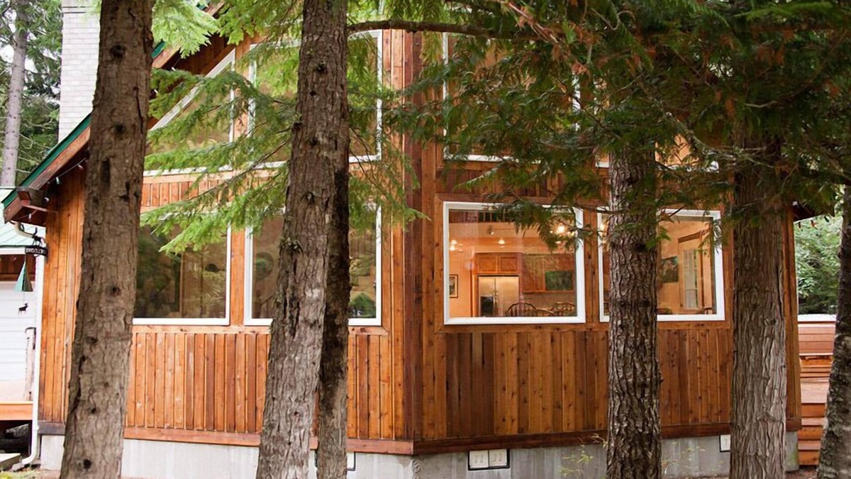 Enumclaw House | Beautiful Home W/Hot Tub Near Crystal And Rainier