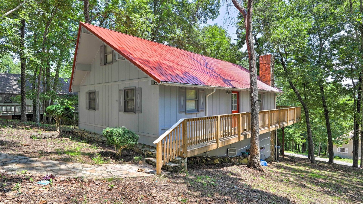 Pine Mountain Valley Villa | Beautiful Home with Mountain-View Deck + Smart TV