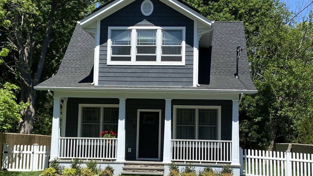Jamesport House | Beautiful home with heated saltwater pool in the heart of the North Fork!