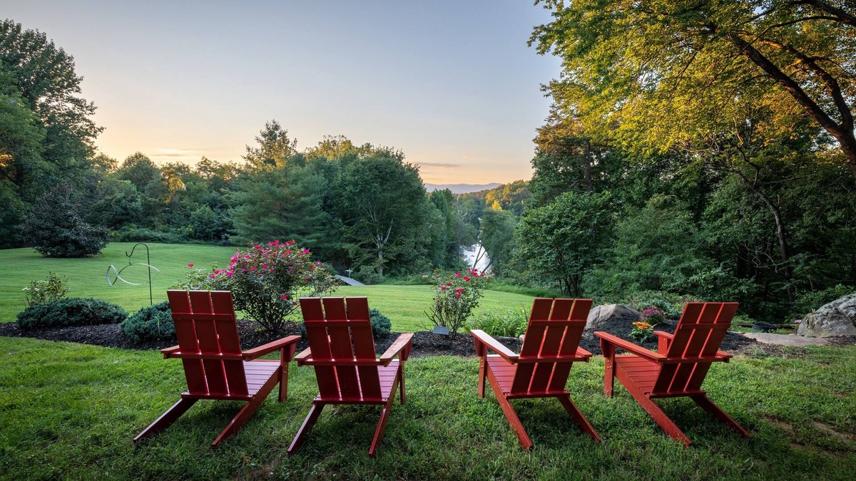Oakpark House | Beautiful home with mountain and river views.