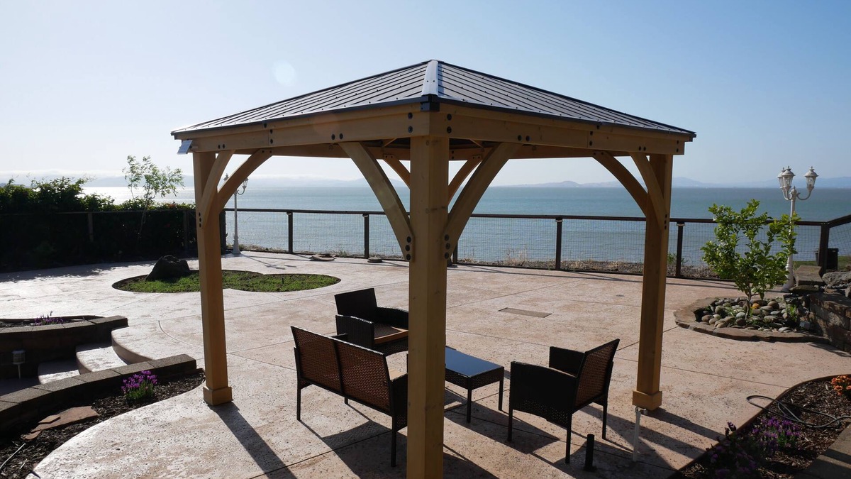 Pinole House | Beautiful Home with Spectacular Bay View From Patio!