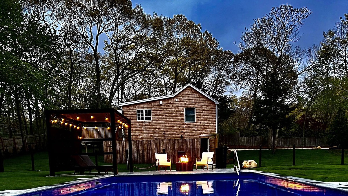 Springs House | Beautiful Home with walking distance to the beach and new 46ft pool!