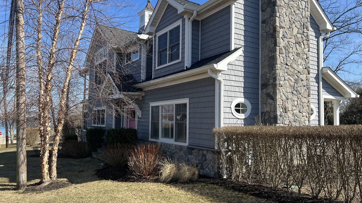 Town of Southold Town House | Beautiful home within walking distance to beach