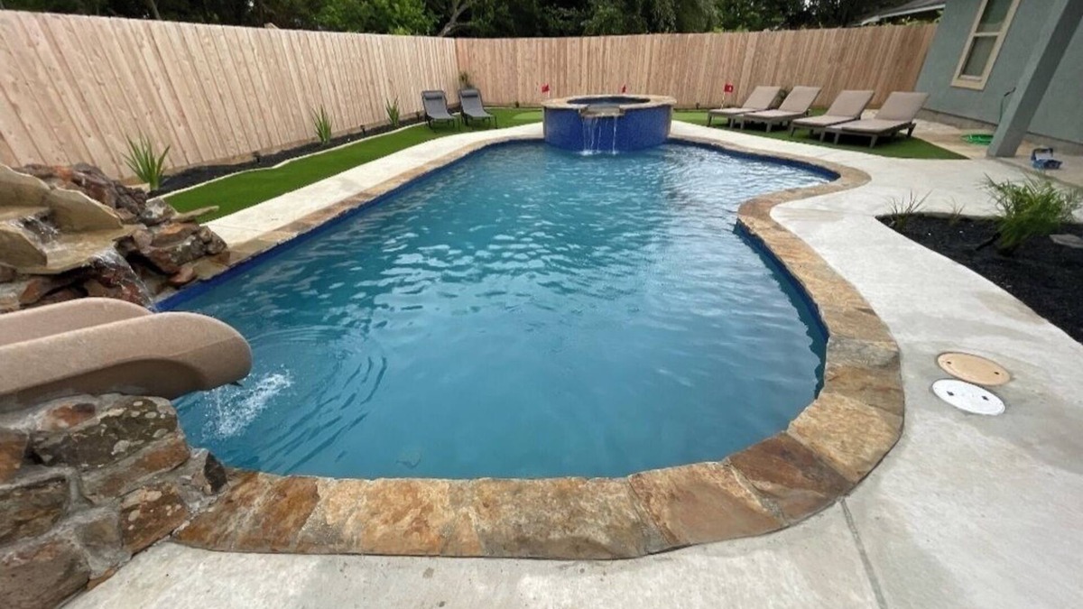 Southside House | Beautiful home with PRIVATE POOL and game room!