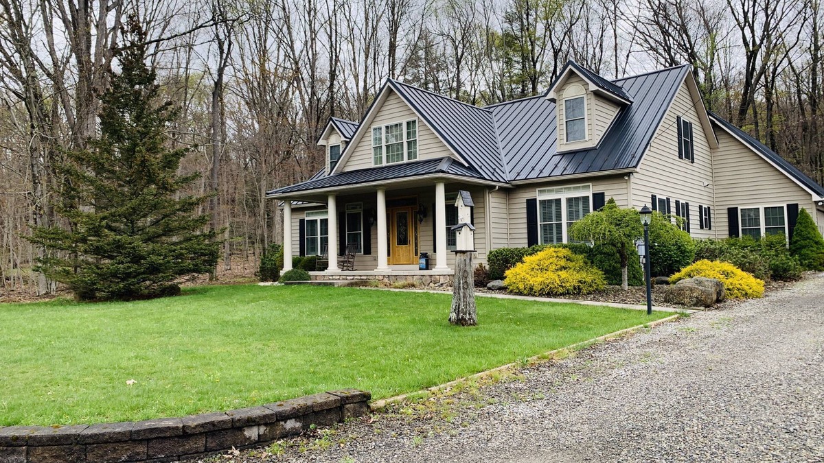 Alpine Lake House | Beautiful home within walking distance to lake!