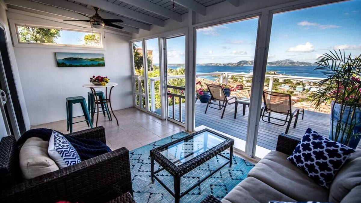 Estate Pastory Apartment | Beautiful Honeymoon Suite at Sunset Serenade